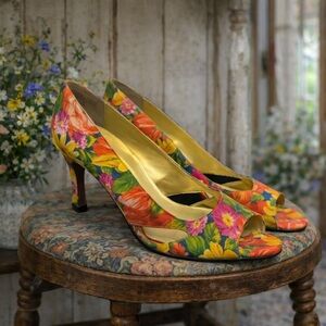 Vintage Ann Marino Floral, Leather Sole, Heels
